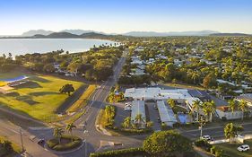 Nightcap At Queens Beach Hotel